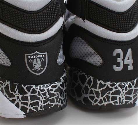 bo jackson raiders shoes.